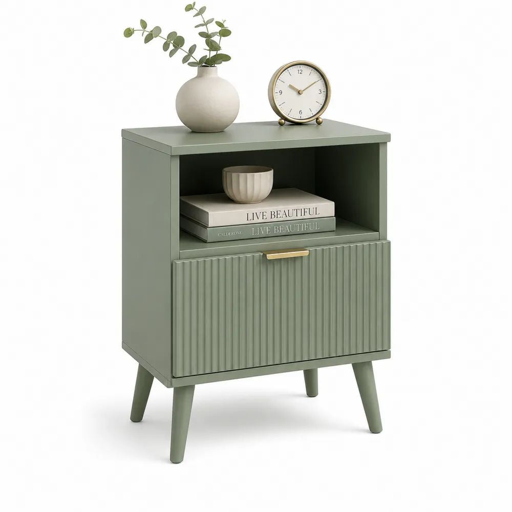 Table de chevet en MDF vert sauge avec niche ouverte, porte rainurée et poignée dorée, 40 × 35 × 60 cm